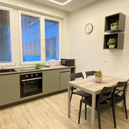 Apartamento Emilia 5 *