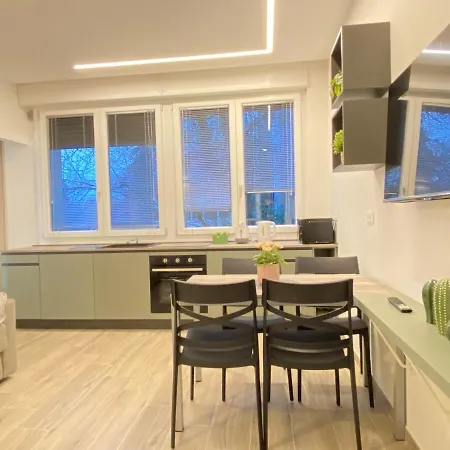 Emilia 5 Apartamento